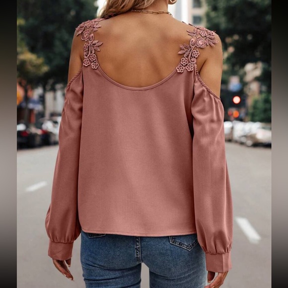 Boho dusty pink floral applique cold shoulder blouse - Picture 3 of 5